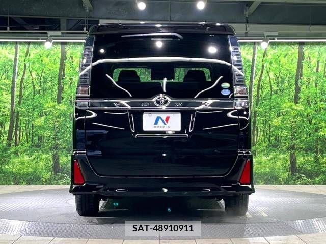 Toyota VOXY 2017-12 237371-15