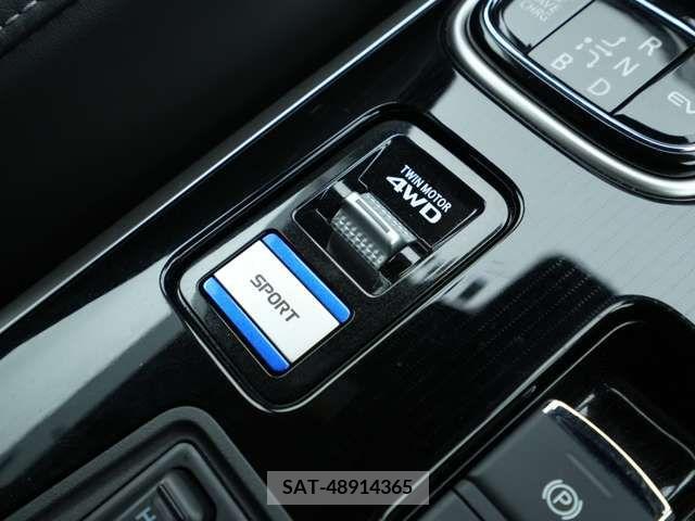 Mitsubishi OUTLANDER PHEV 2019-06 337734-18