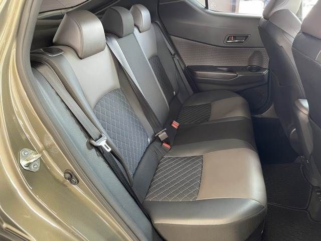 Toyota C-HR 2019-10 182696-12