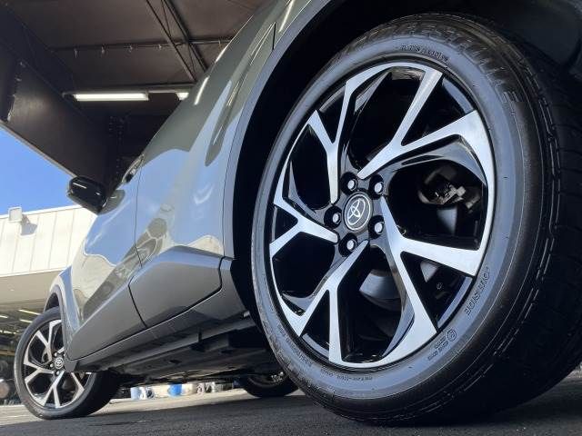 Toyota C-HR 2019-10 182696-19