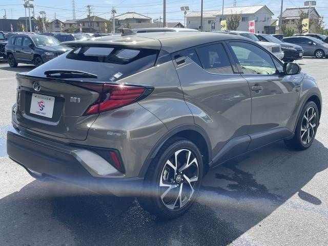 Toyota C-HR 2019-10 182696-17