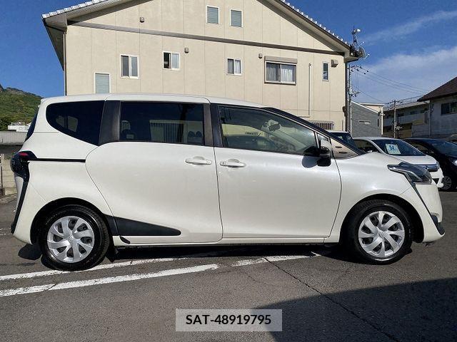 Toyota SIENTA 2017-06 286122-5