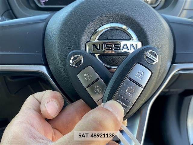 Nissan NOTE 2018-10 379625-4