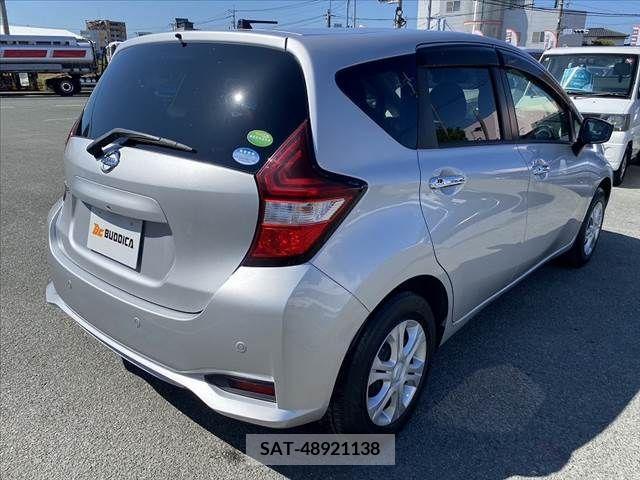 Nissan NOTE 2018-10 379625-12