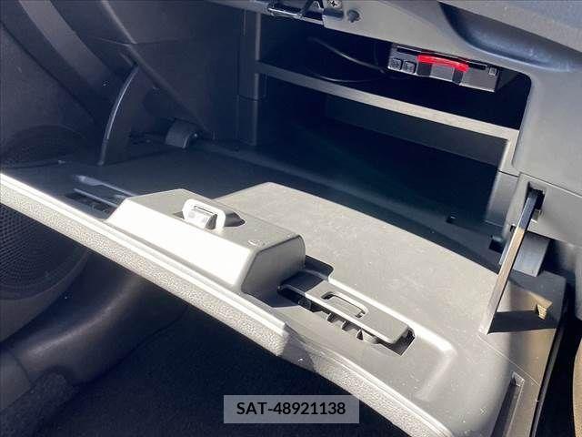 Nissan NOTE 2018-10 379625-29