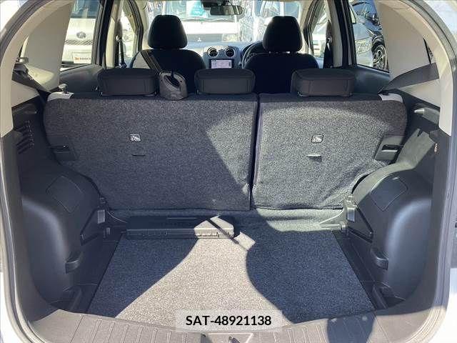Nissan NOTE 2018-10 379625-19