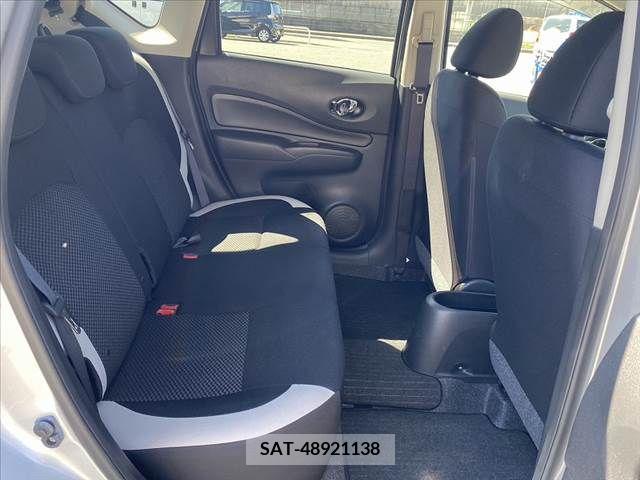 Nissan NOTE 2018-10 379625-17