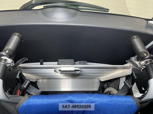 Toyota RACTIS 2012-12 313648-10