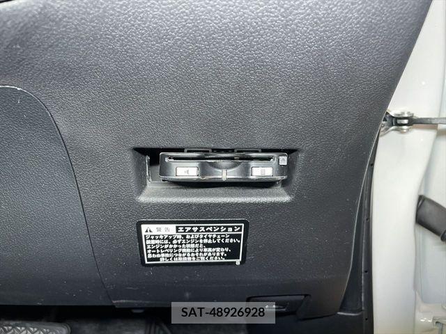 Toyota RACTIS 2012-12 313648-13