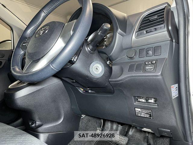 Toyota RACTIS 2012-12 313648-15