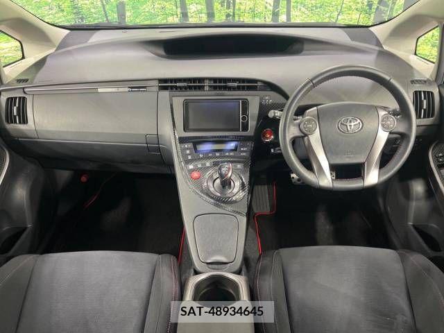 Toyota PRIUS 2014-03 213123-1