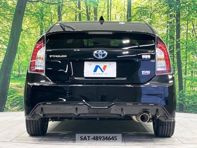 Toyota PRIUS 2014-03 213123-15