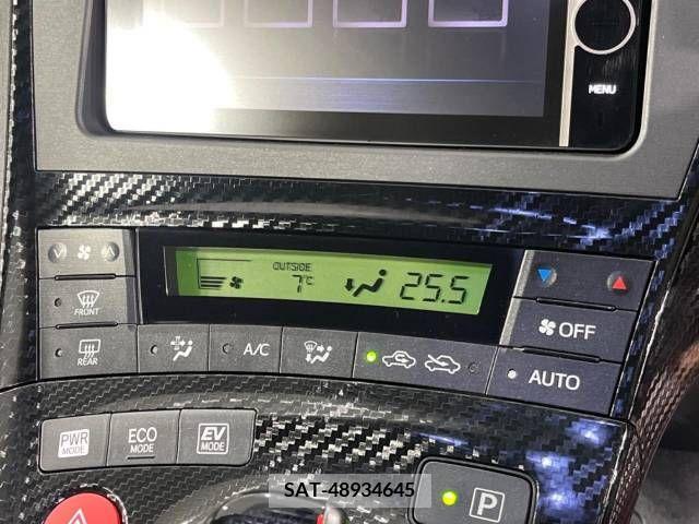 Toyota PRIUS 2014-03 213123-7