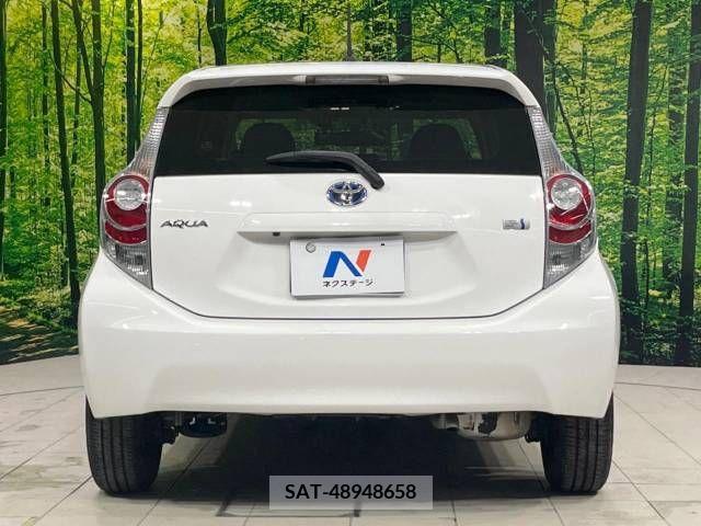 Toyota AQUA 2014-06 395658-15