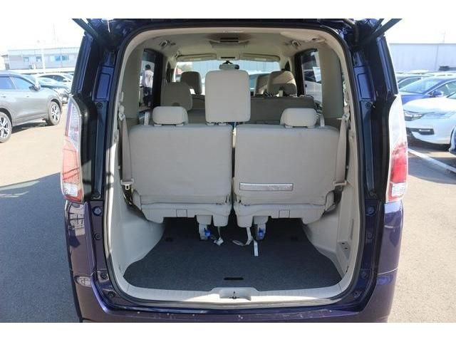 Nissan SERENA 2016-10 191395-10