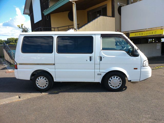Mazda BONGO VAN 2017-06 4580-27