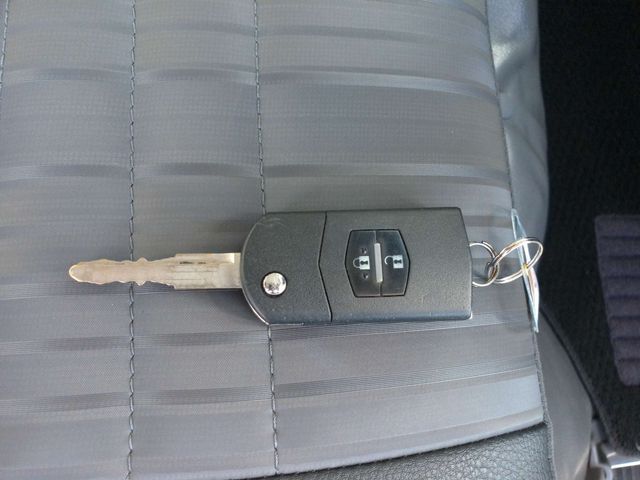 Mazda BONGO VAN 2017-06 4580-12