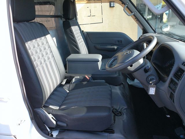 Mazda BONGO VAN 2017-06 4580-3
