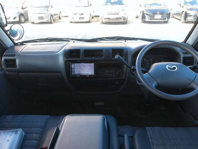 Mazda BONGO VAN 2017-06 4580-1