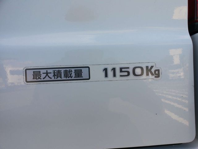 Mazda BONGO VAN 2017-06 4580-23