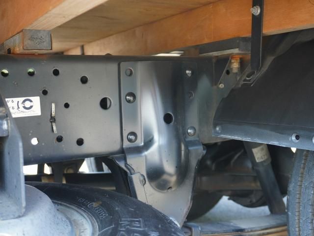 Isuzu ELF TRUCK 2015-10 196207-28