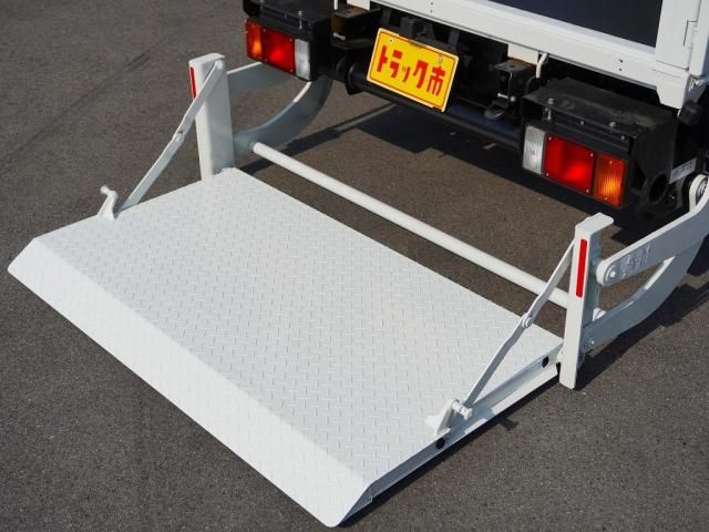 Isuzu ELF TRUCK 2015-10 196207-15