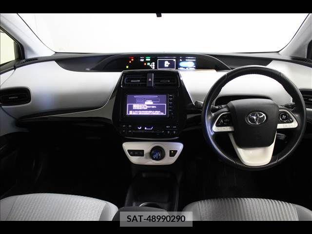 Toyota PRIUS 2016-07 281940-1