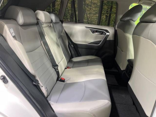Toyota RAV4 2021-02 180578-9