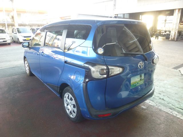 Toyota SIENTA 2016-08 15944-5