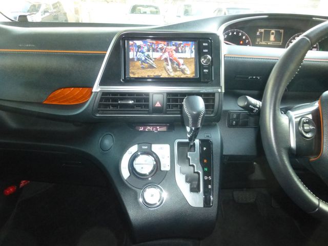 Toyota SIENTA 2016-08 15944-14