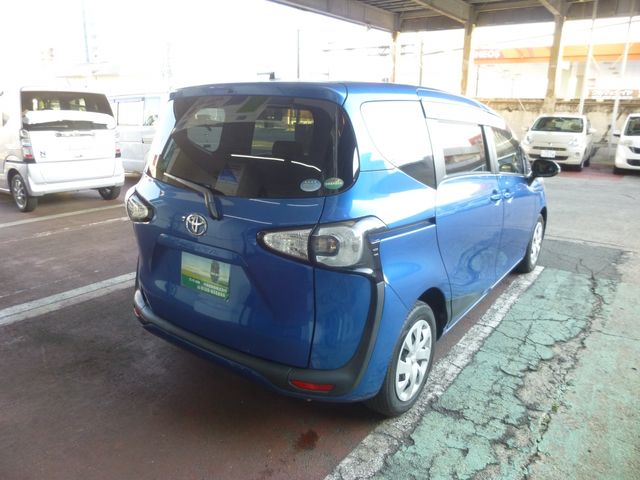 Toyota SIENTA 2016-08 15944-7
