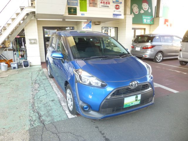 Toyota SIENTA 2016-08 15944-2