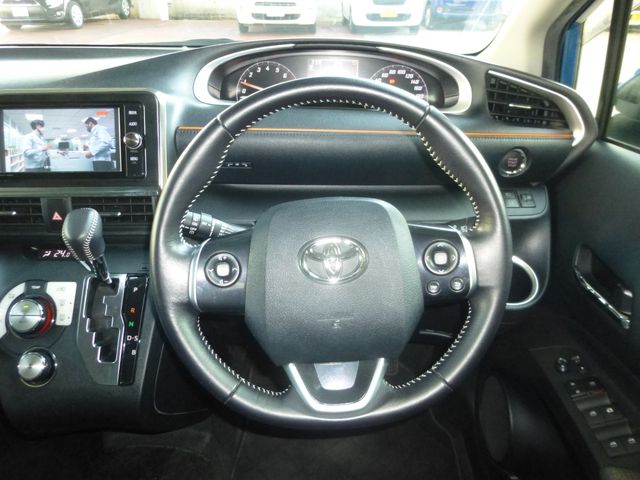 Toyota SIENTA 2016-08 15944-13