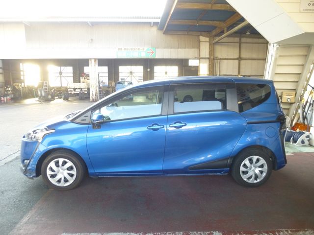 Toyota SIENTA 2016-08 15944-4