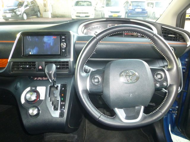 Toyota SIENTA 2016-08 15944-17