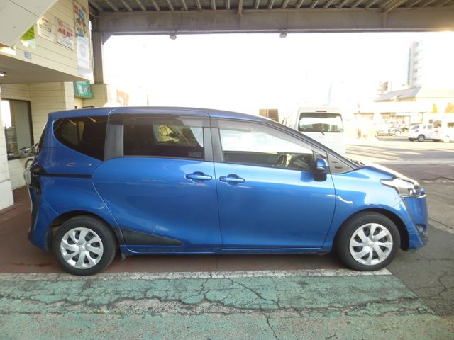 Toyota SIENTA 2016-08 15944-3