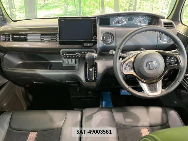 Honda N BOX CUSTOM 2019-06 279119-1