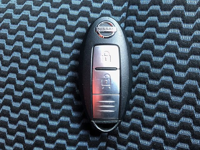 Nissan NOTE 2016-01 180653-17