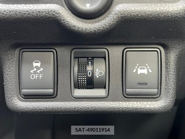 Nissan NOTE 2017-03 305367-13