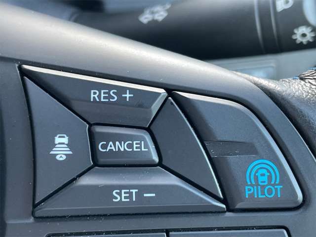 Nissan LEAF 2022-01 18782-6