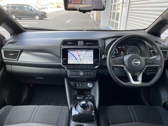 Nissan LEAF 2022-01 18782-1