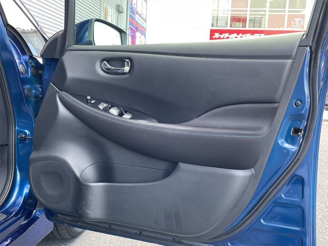Nissan LEAF 2022-01 18782-22