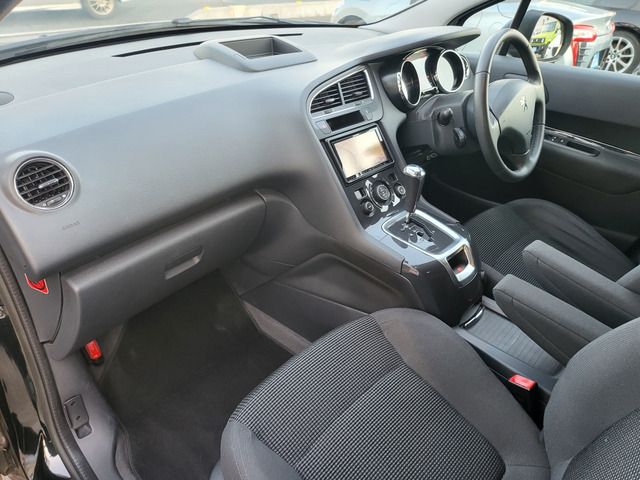 Peugeot 5008 2013-04 5179-17