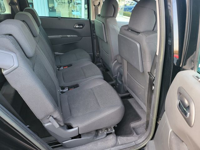 Peugeot 5008 2013-04 5179-12