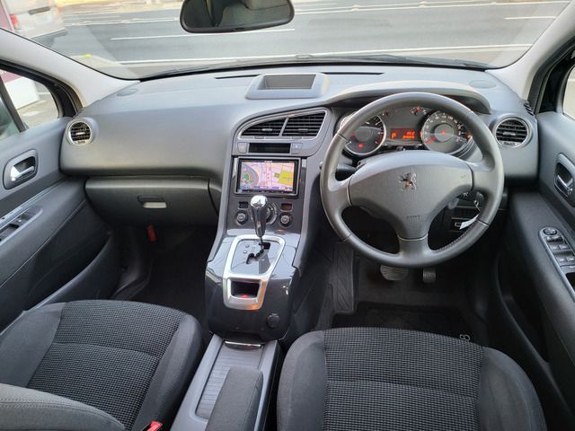 Peugeot 5008 2013-04 5179-2