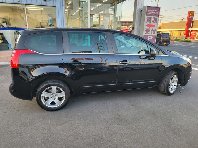 Peugeot 5008 2013-04 5179-10