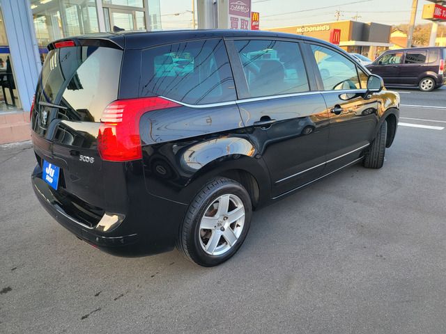 Peugeot 5008 2013-04 5179-9