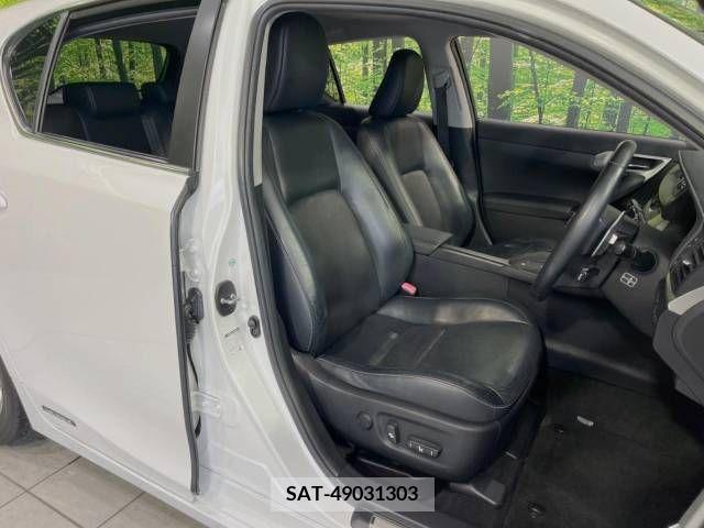 Lexus CT 2011-05 275210-9