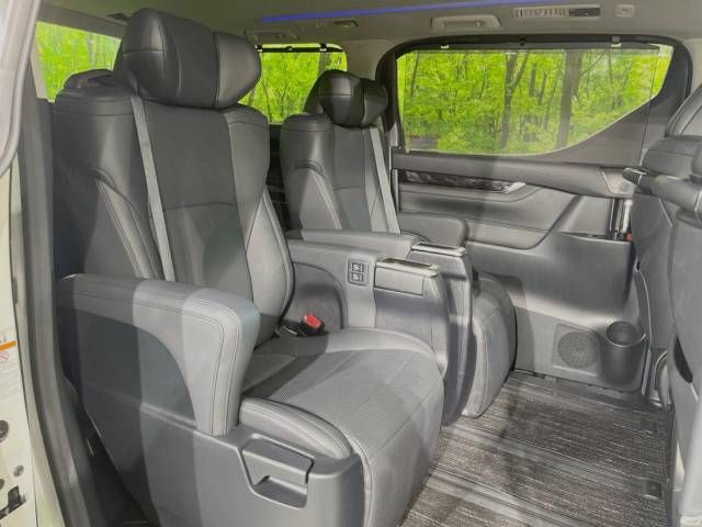 Toyota ALPHARD 2021-05 22516-9