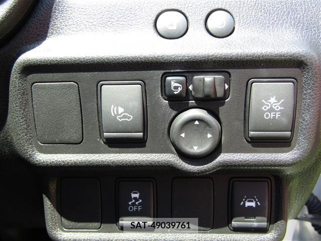Nissan NOTE 2019-07 365452-15